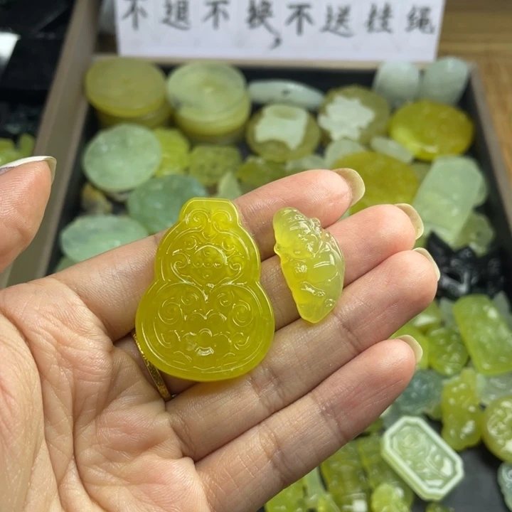 蓝***姬蛇纹石玉未镶嵌颈饰