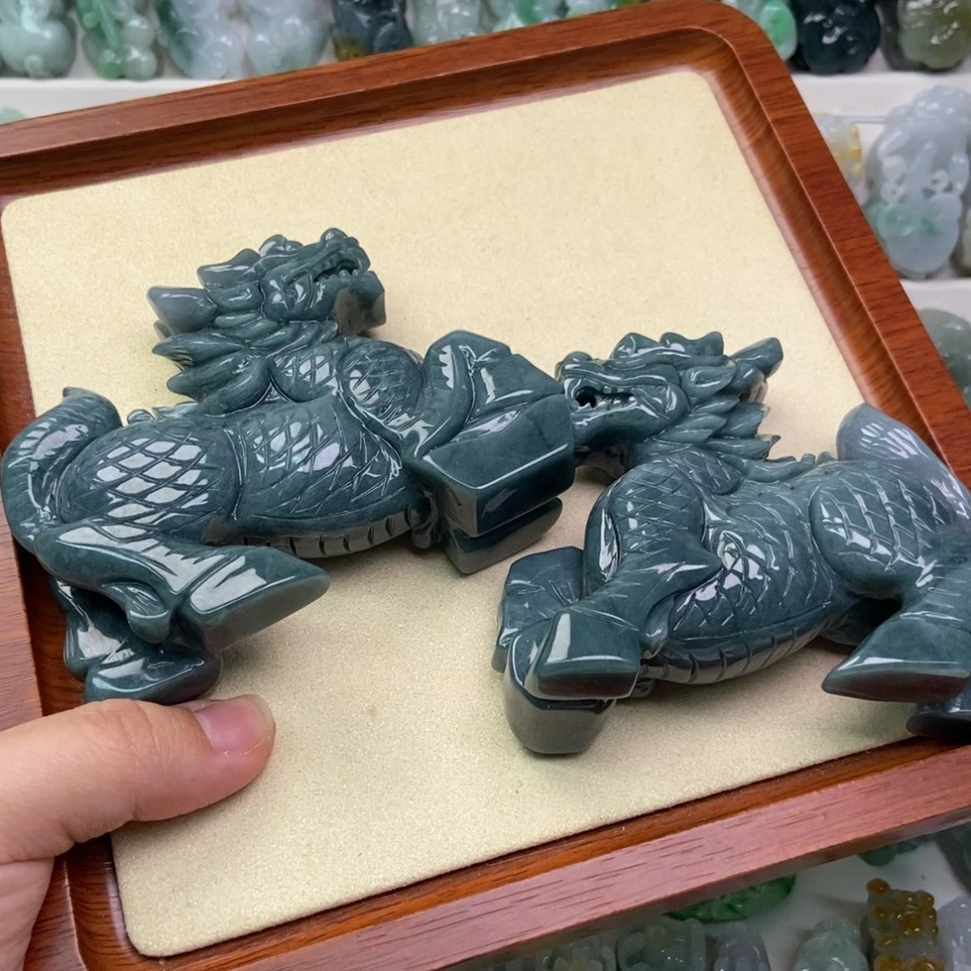 i***g翡翠未镶嵌吊坠(赠链)