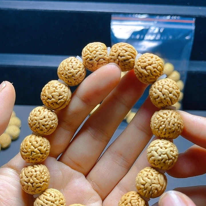 凯***饮吊坠桃核桃核手串