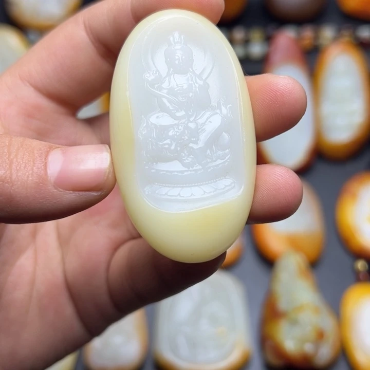 和田玉未镶嵌颈饰