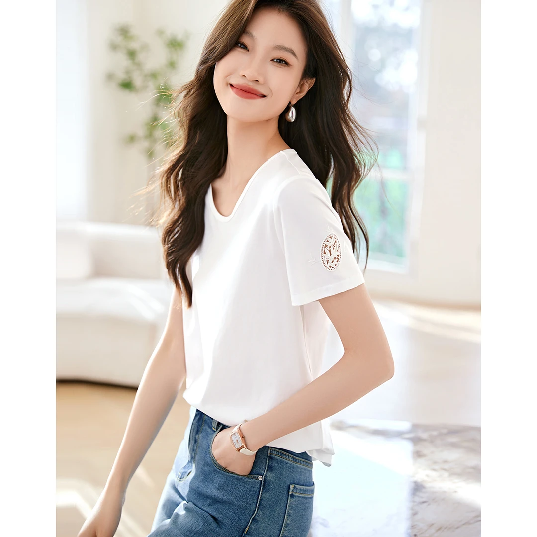 沫晗依美2025秋夏季森系简约百搭经典舒适纯色休闲显瘦女T恤1075