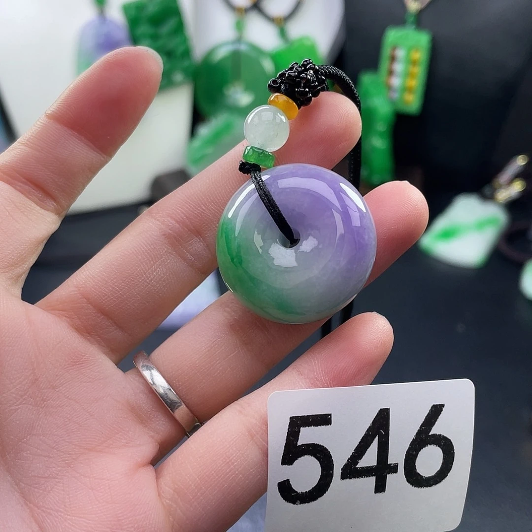 翡翠未镶嵌吊坠(赠链)