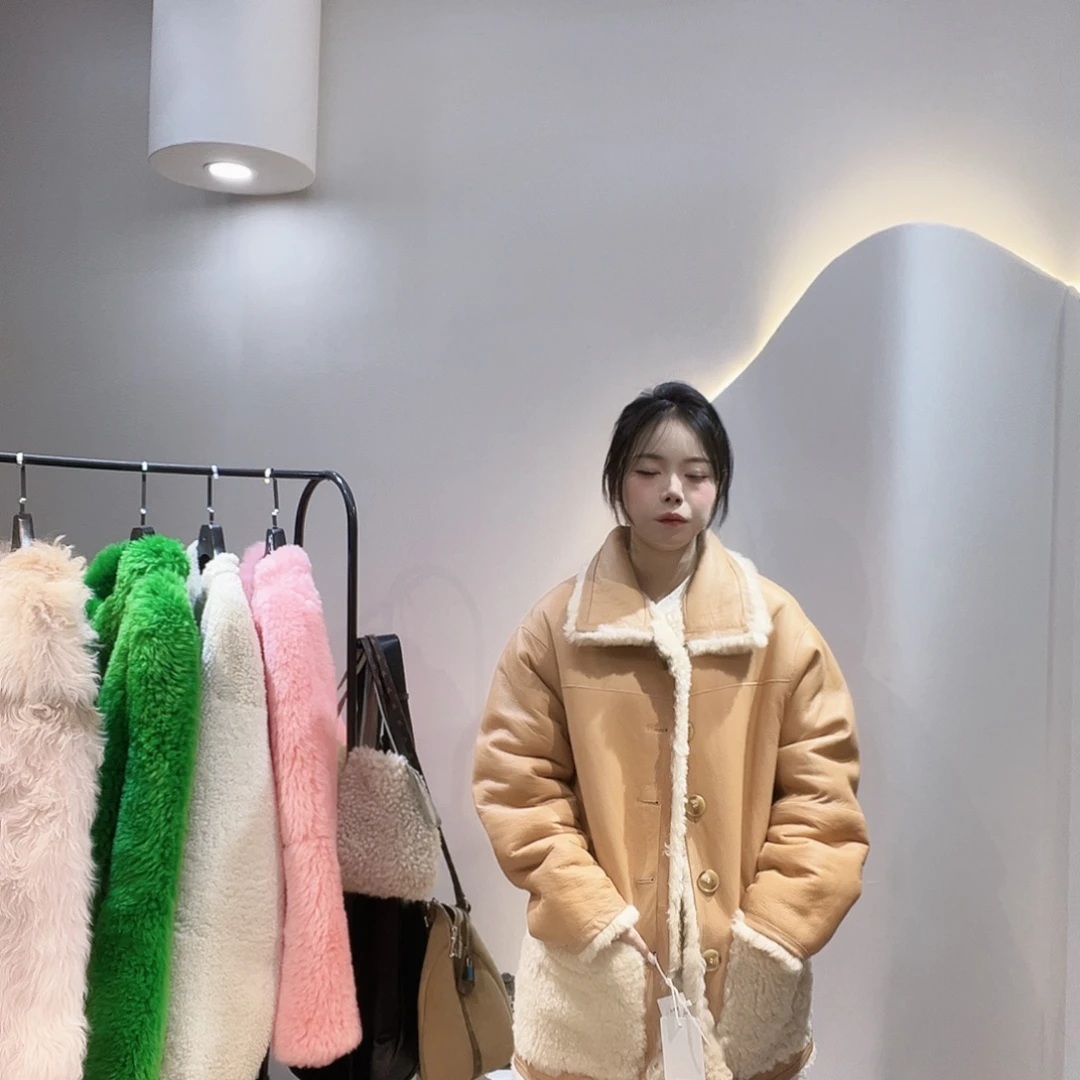 致***育真皮皮毛一体外套222-3324