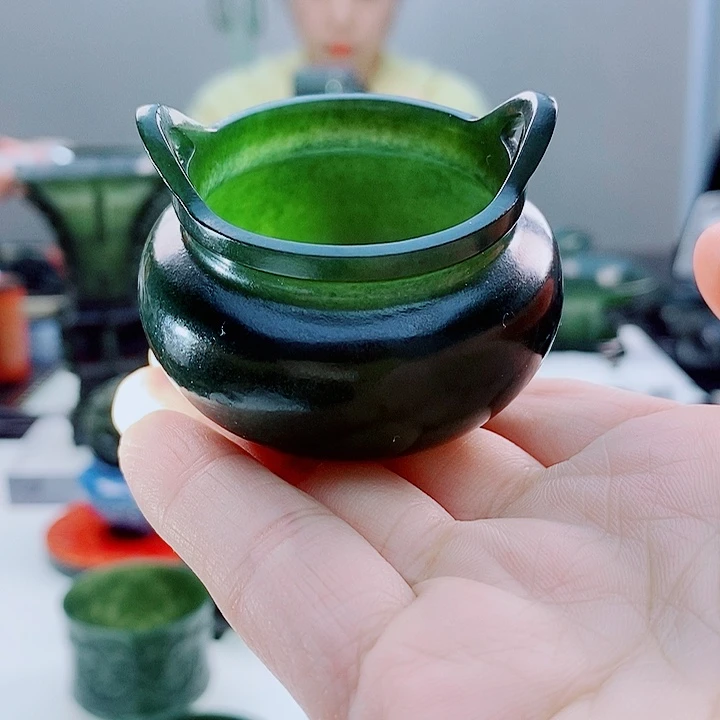 和田玉未镶嵌把件