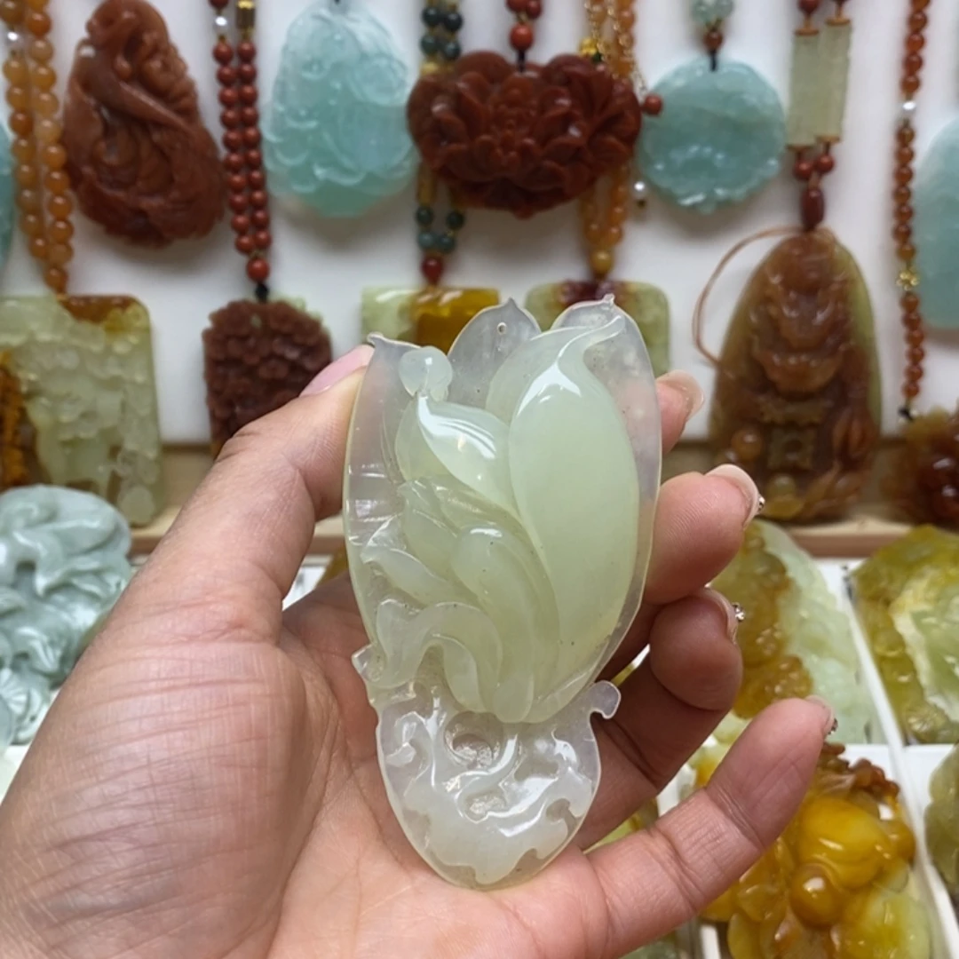 蛇纹石玉未镶嵌颈饰