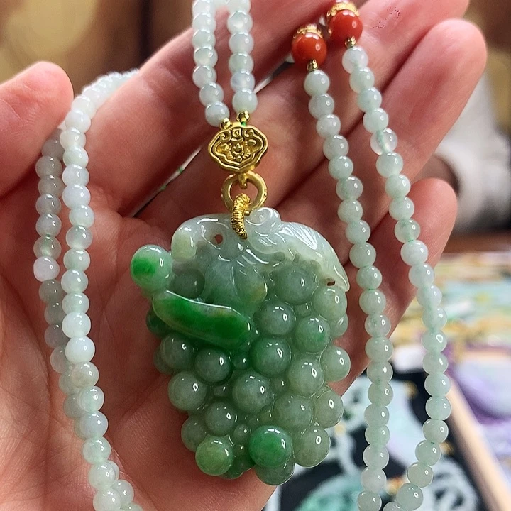 翡翠颈饰未镶嵌吊坠