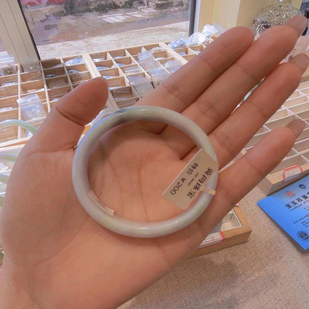 翡翠手镯未镶嵌天然缅甸翡翠手镯