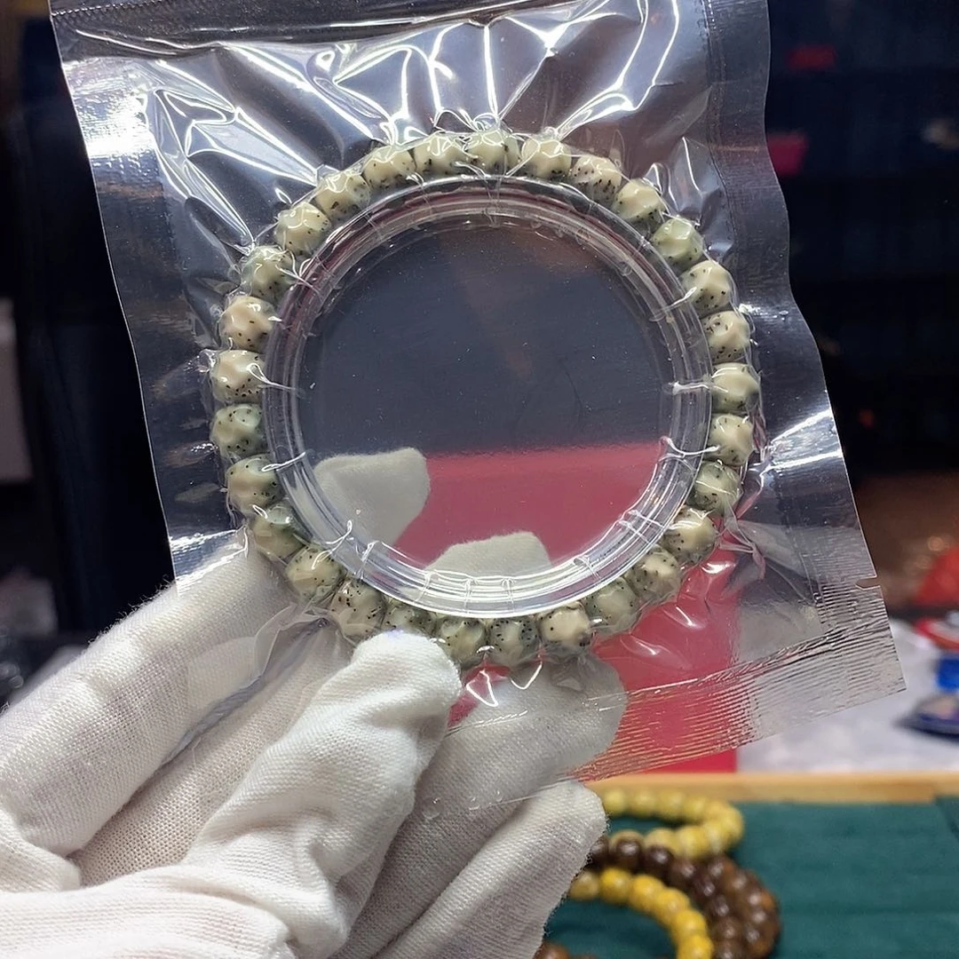 星月菩提手串?****?r r e e e e e e e