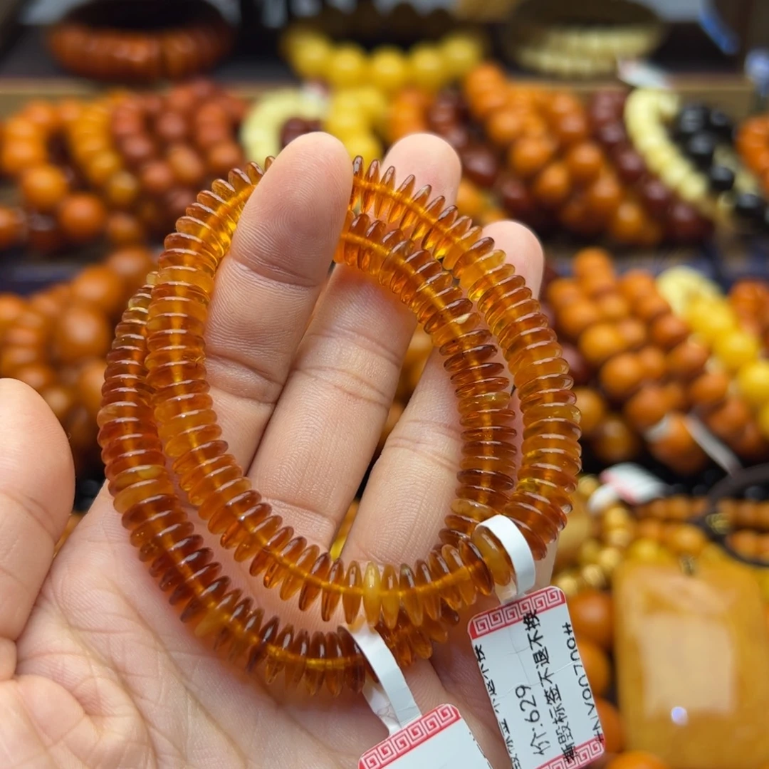琥珀未镶嵌珠宝奇石多样性发其一
