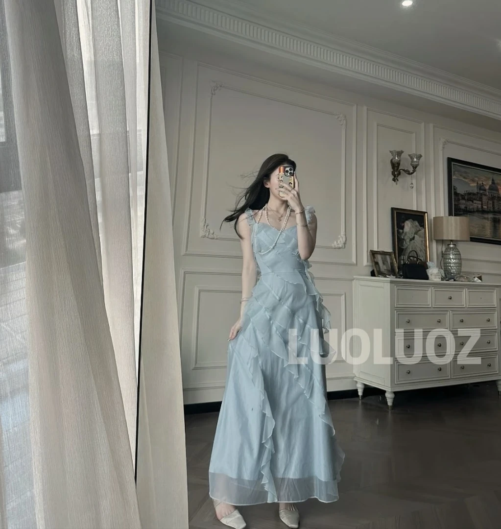 法式浪漫荷叶边蓝色吊带连衣裙女2025夏季新款超好看不规则长裙子