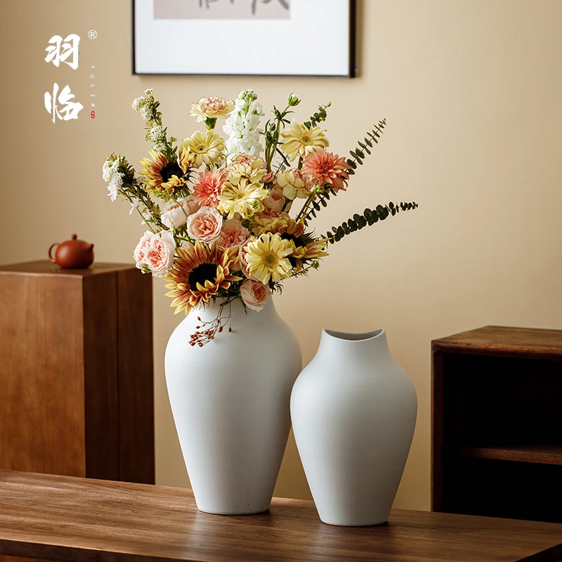 景德镇陶瓷白色花瓶简约现代家居餐厅水培养鲜花桌面黑色陶罐花器