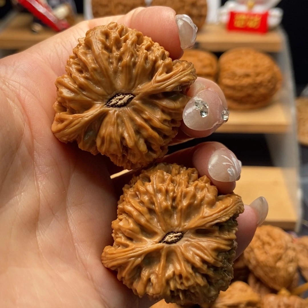 核桃把件C*62号40-38-37桃心桩定山石全品老核