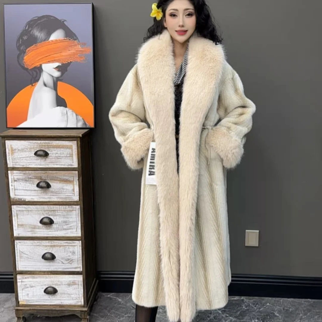 阿美拉女装高端服饰草草外套