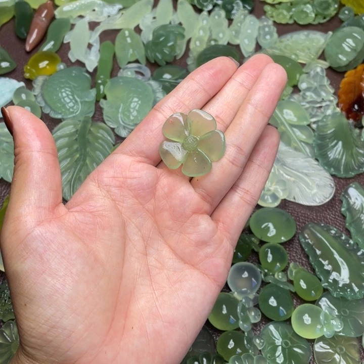 合金蛇纹石玉吊坠