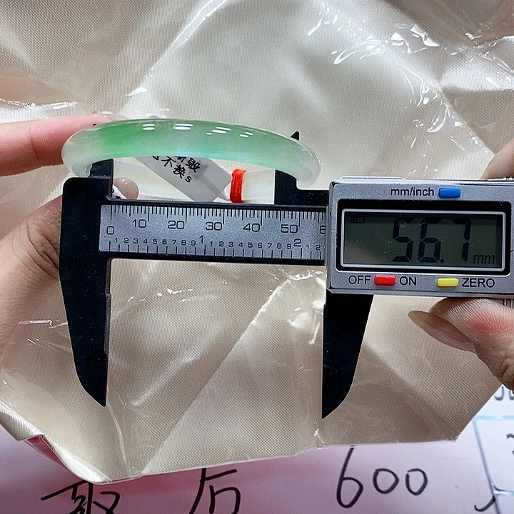 翡翠手镯未镶嵌323