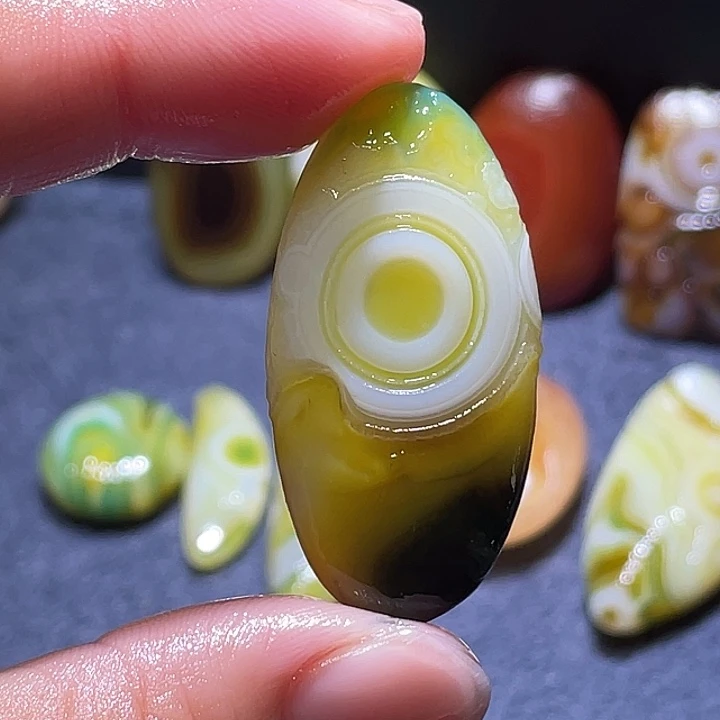 玛瑙/玉髓未镶嵌珠宝奇石