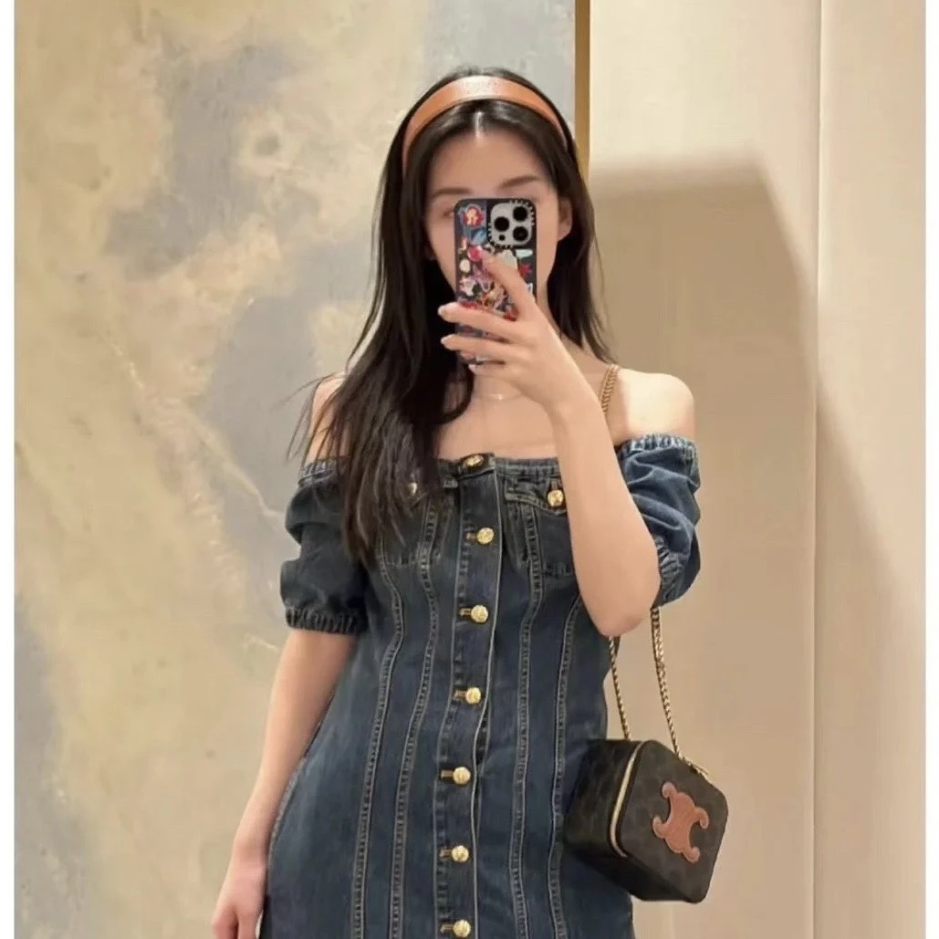 99新 Celine/思琳 A100168/凯旋门金扣牛仔裙/尺码M