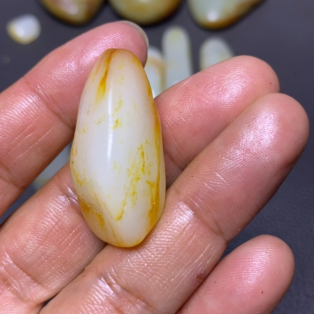 未镶嵌和田玉（糖玉）挂件