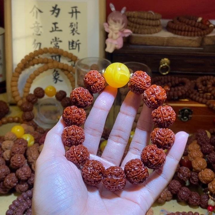 吊坠金刚菩提185玉化黄珠