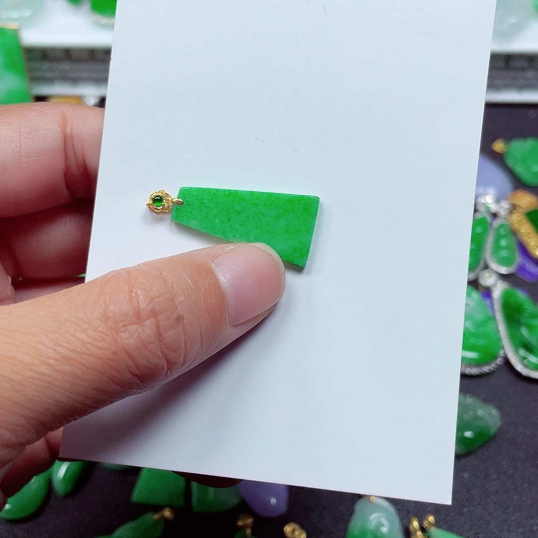 吊坠(不含链)18K金镶嵌翡翠陆*妆