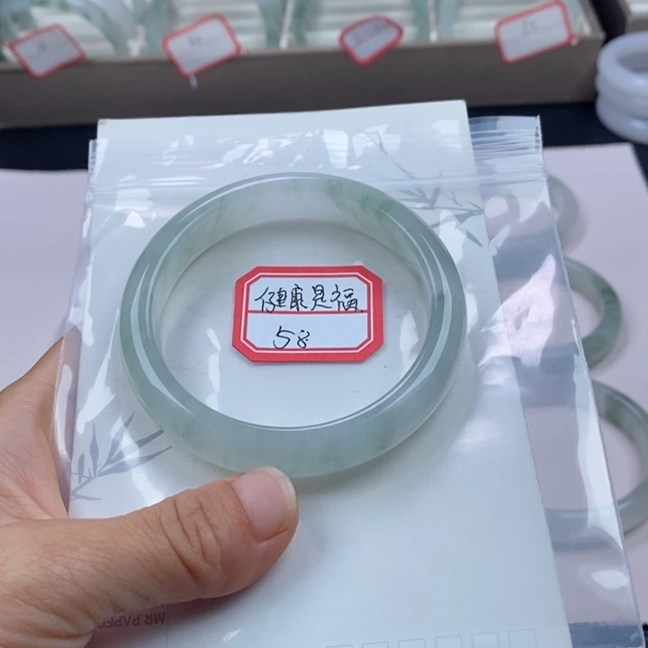 石英质玉未镶嵌手镯