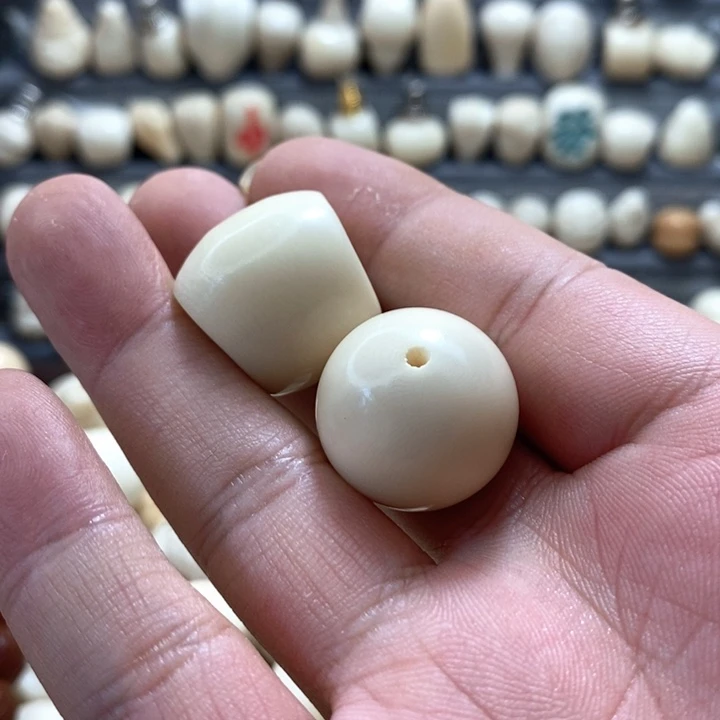 乐***中吊坠菩提根/象牙果