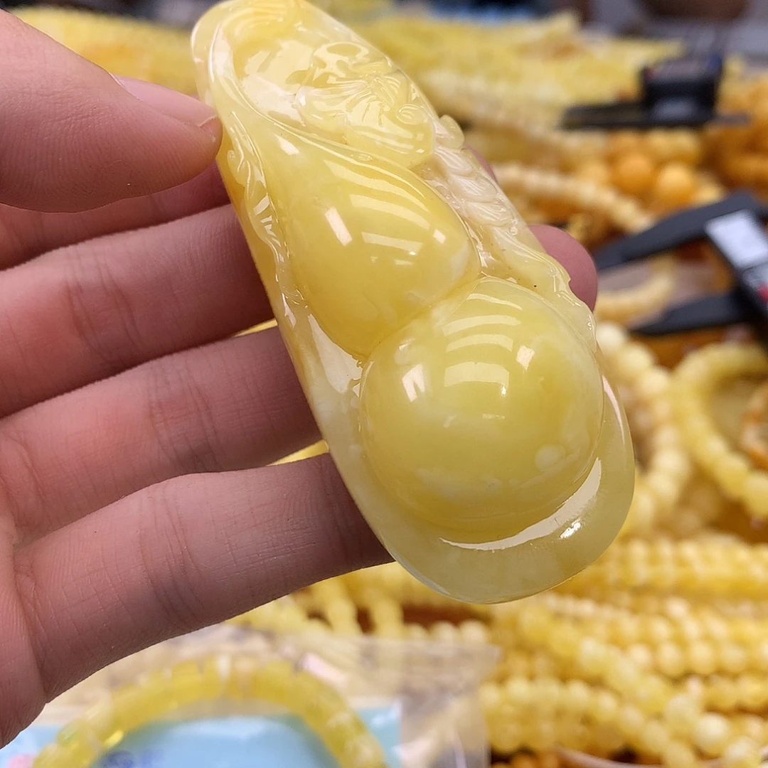 蜜蜡未镶嵌珠宝奇石