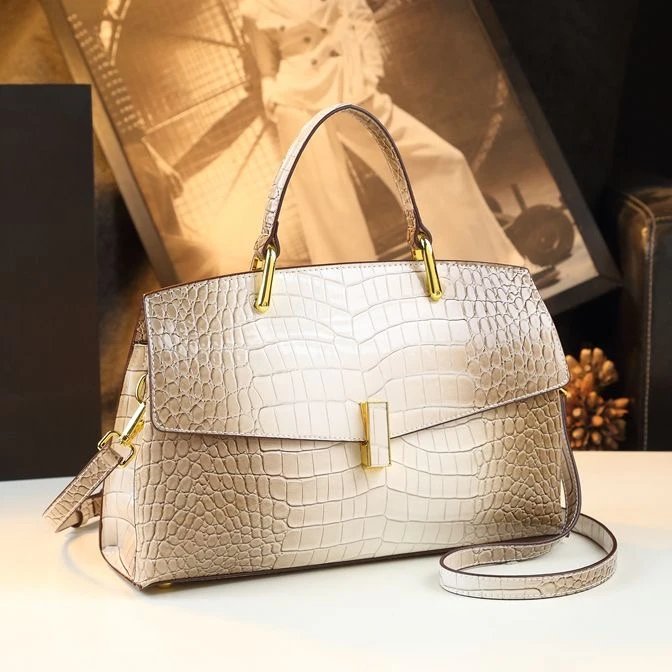 新款杏白轻奢高级感斜挎手提包