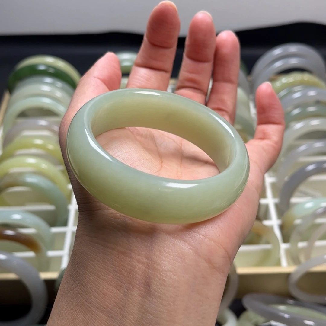 和田玉未镶嵌手镯55圈