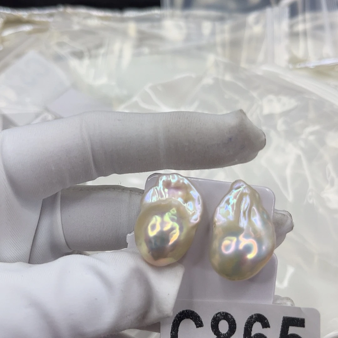 淡水珍珠银S925镶嵌耳饰