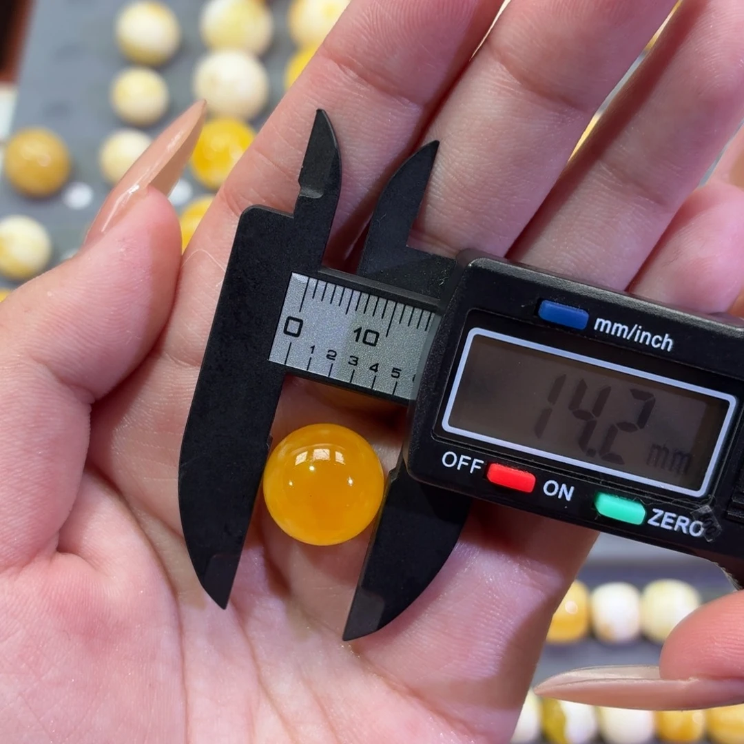 琥珀未镶嵌裸石圆珠