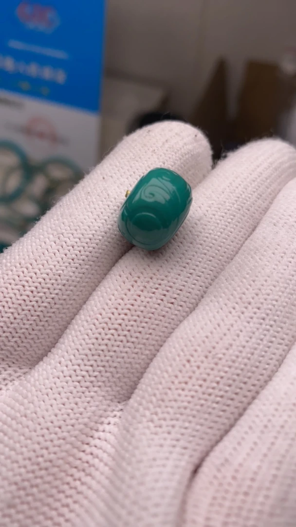 博古纹老型珠原矿绿松石