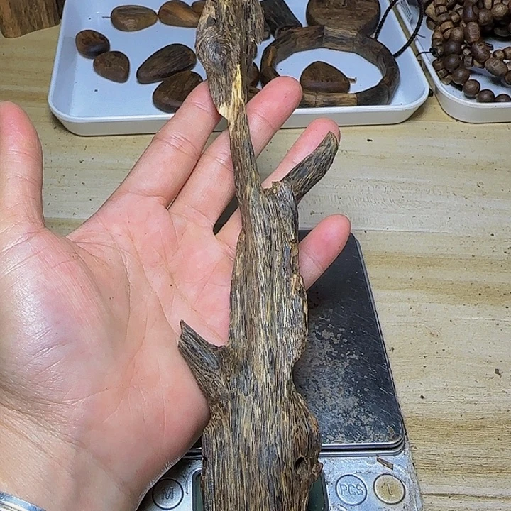 万***象木绿奇天然虫漏料41克