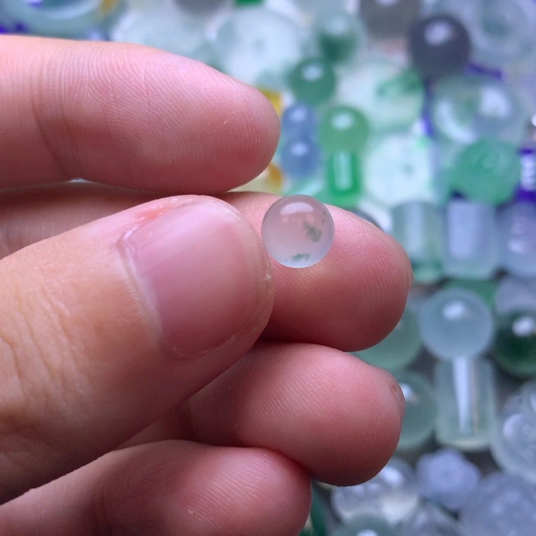 定制翡翠未镶嵌挂件