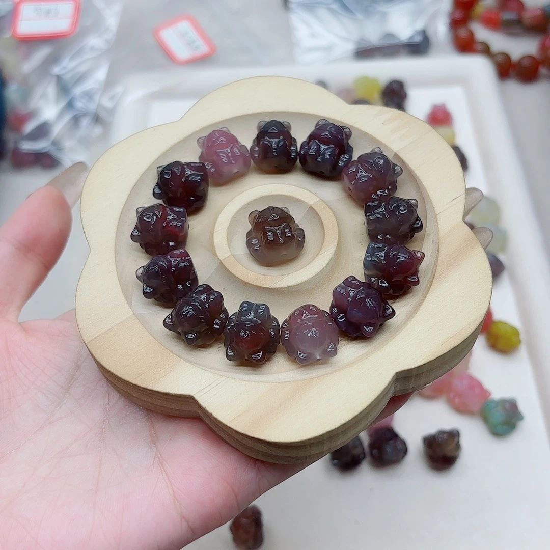 燕***妮未镶嵌手链玛瑙/玉髓盐源52