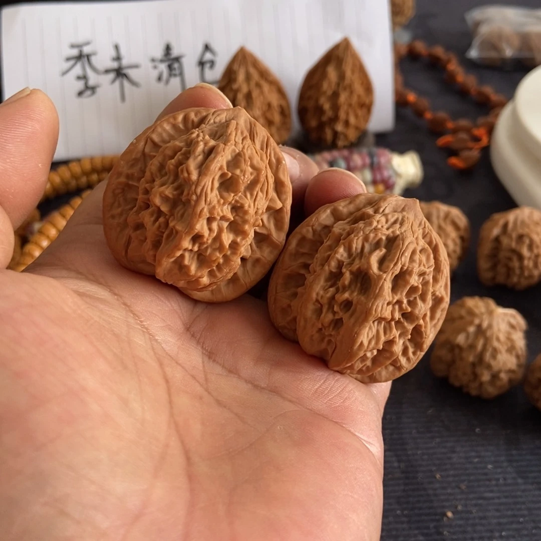文玩核桃把件秦岭虎头