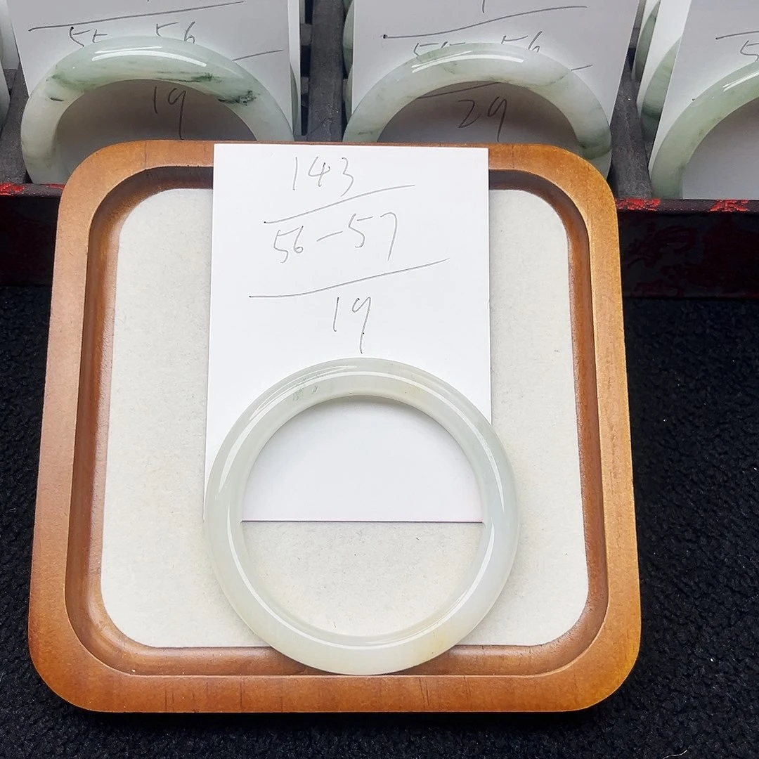 石英质玉未镶嵌手镯143