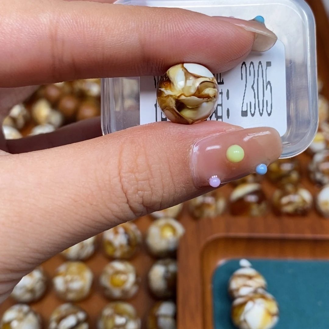 沁色蜜蜡未镶嵌2305