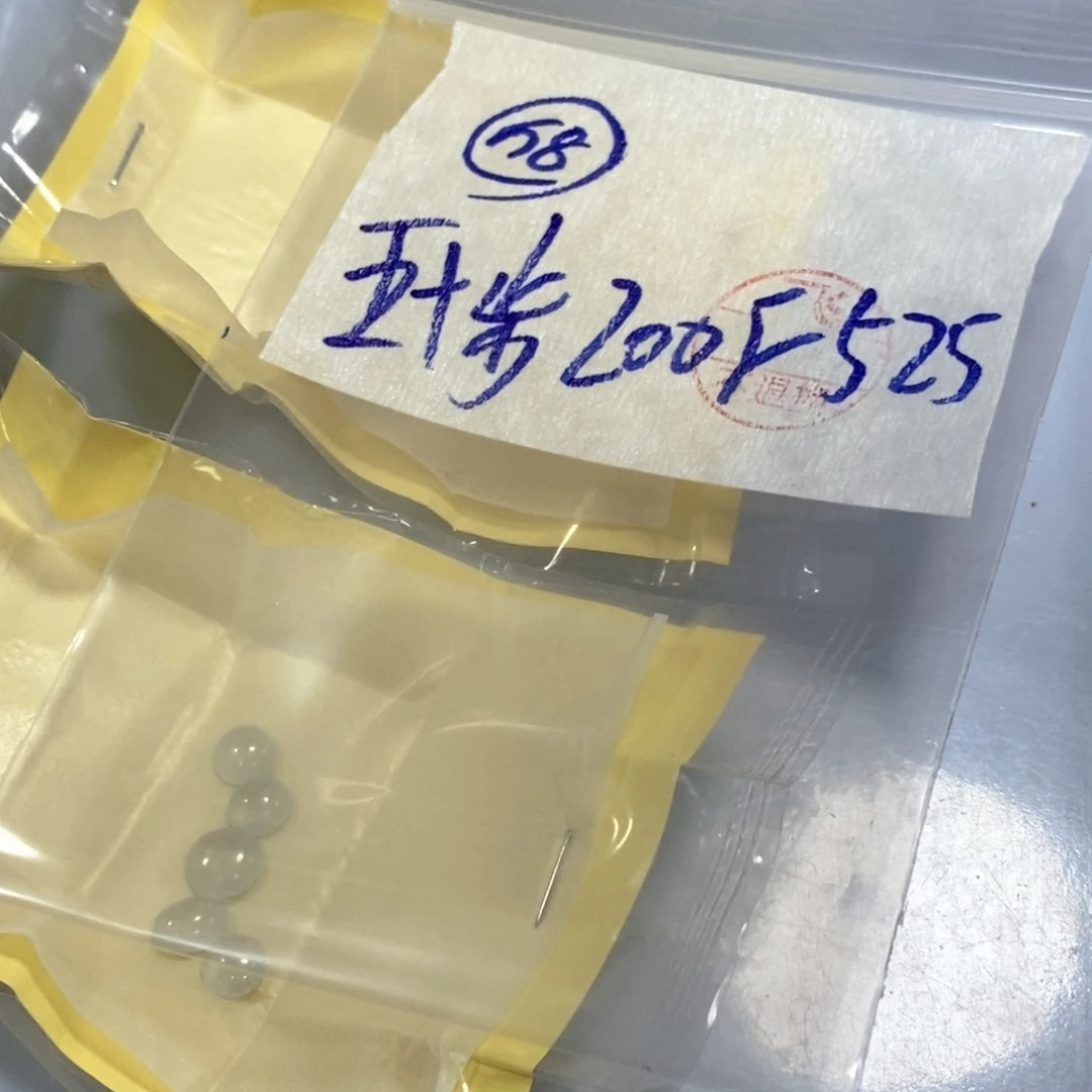 定制翡翠未镶嵌五*步不