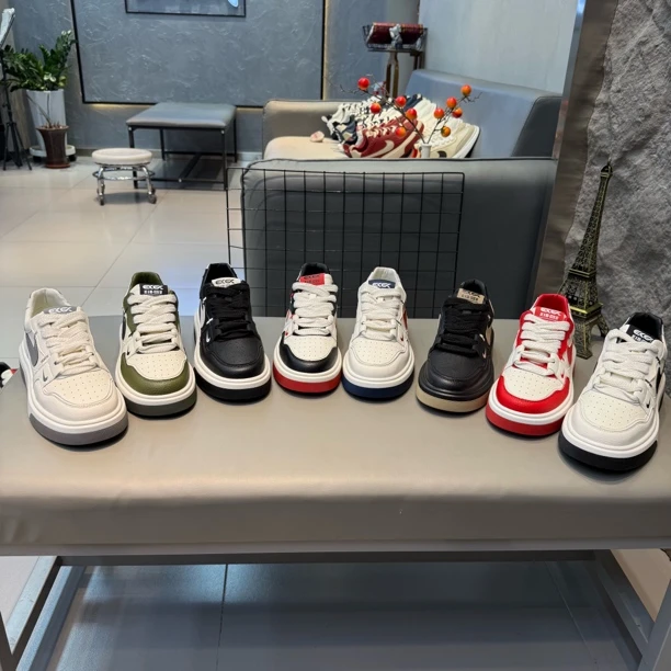 853秋冬新款皮面拼接系带时尚男款休闲潮鞋舒适透气百搭运动鞋