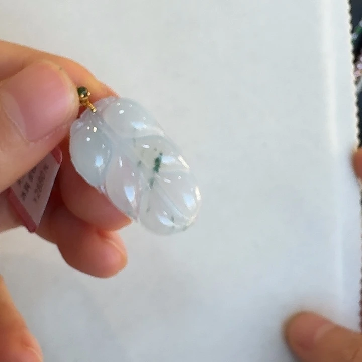 翡翠18K金镶嵌颈饰叶子