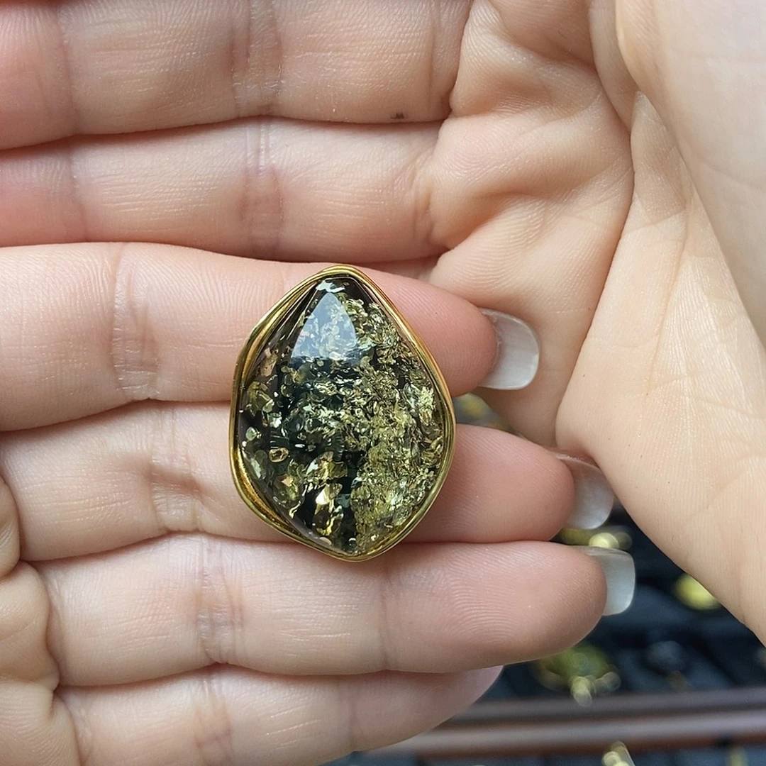 琥珀未镶嵌裸石成品