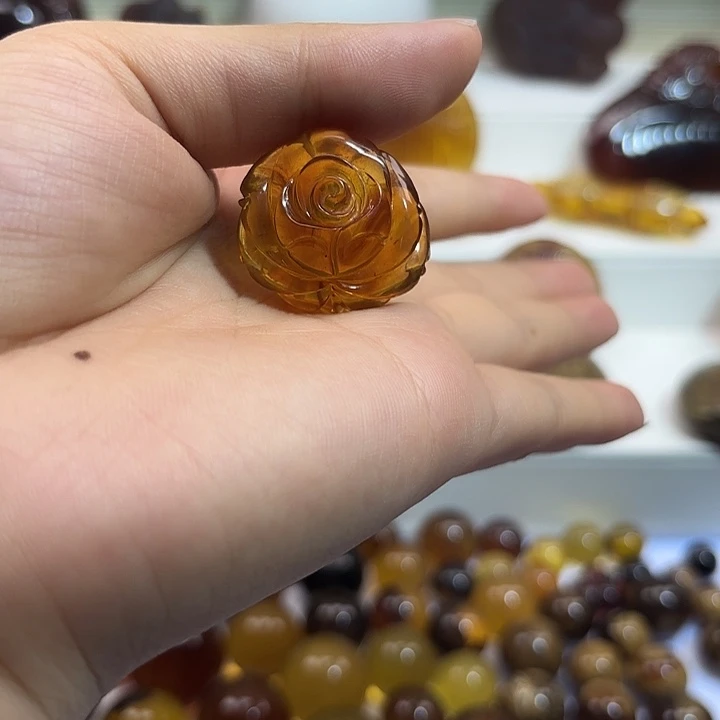未镶嵌琥珀裸石玫瑰花