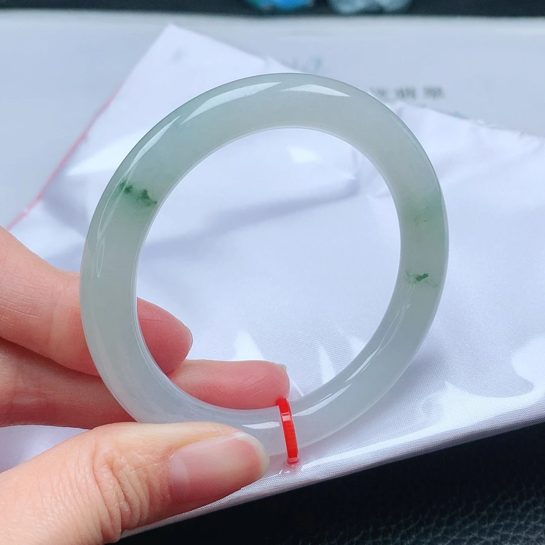 翡翠手镯（圆镯）未镶嵌53圆