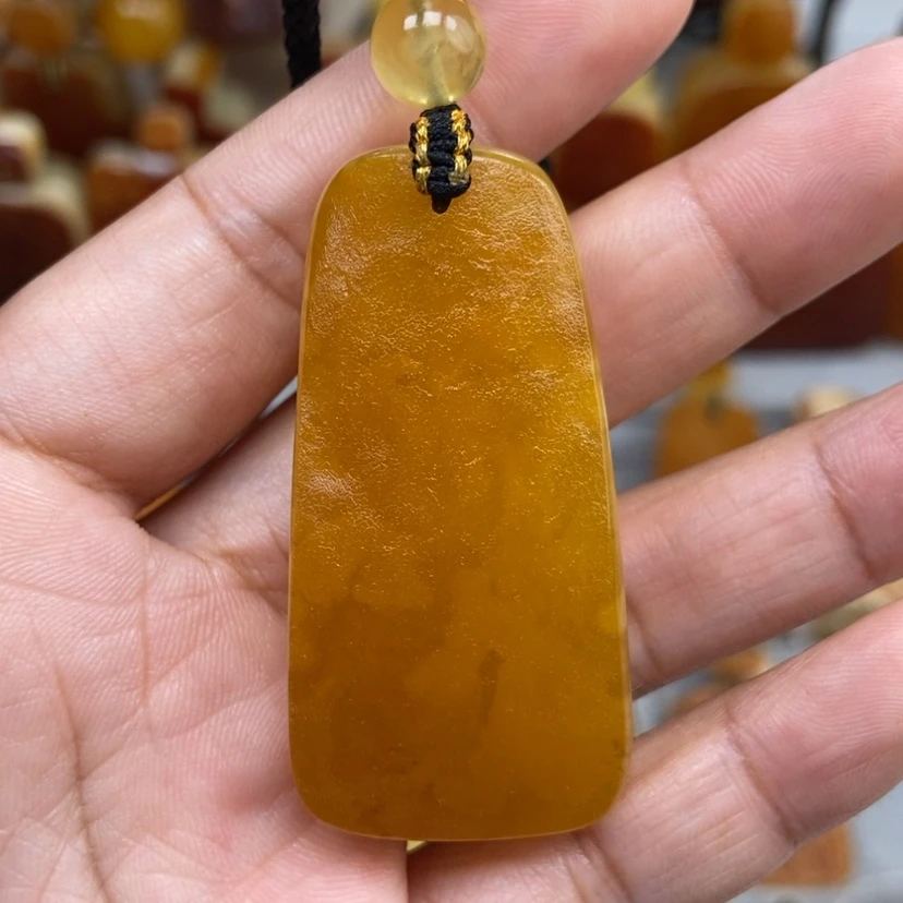 【闪购商品】琥珀颈饰未镶嵌