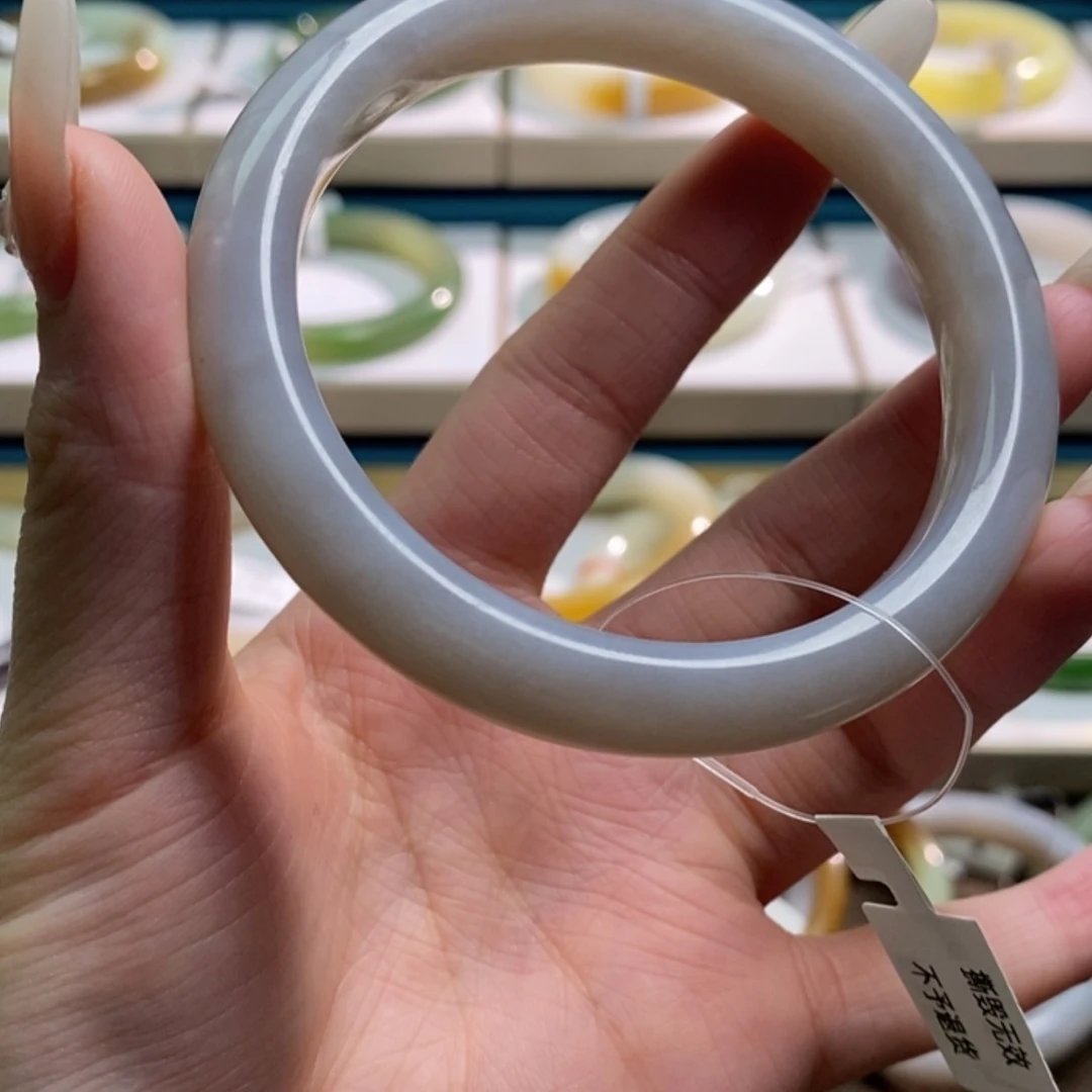 【闪购商品】和田玉手镯未镶嵌