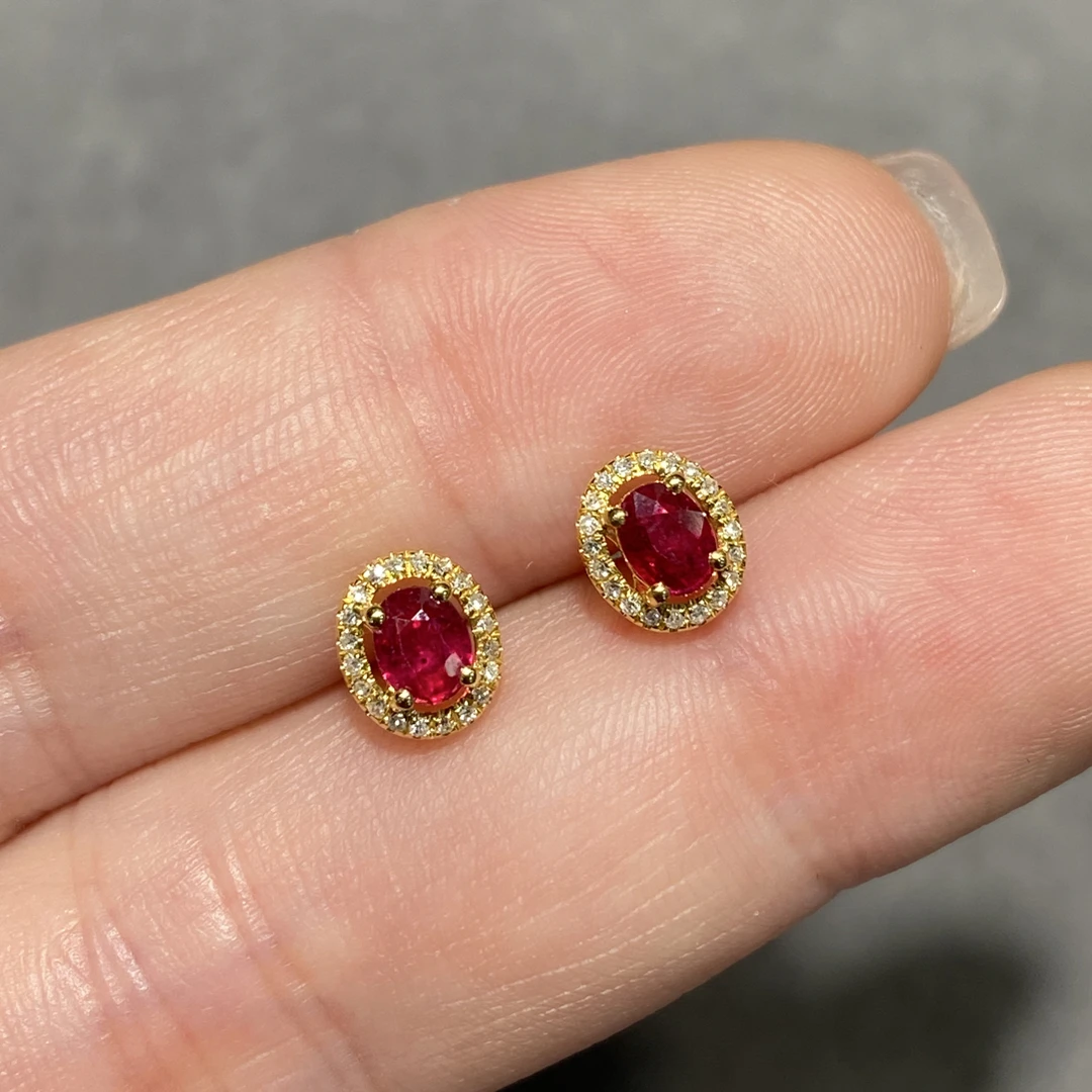 18k金红宝石椭圆款耳钉百搭经典约0.60ct