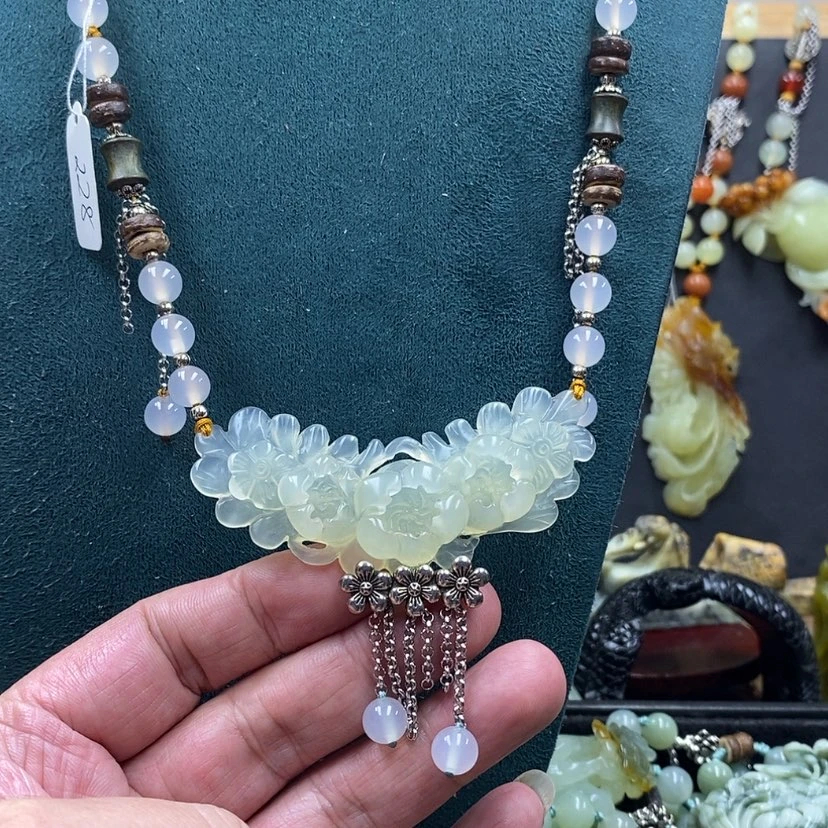 【闪购商品】蛇纹石玉吊坠未镶嵌