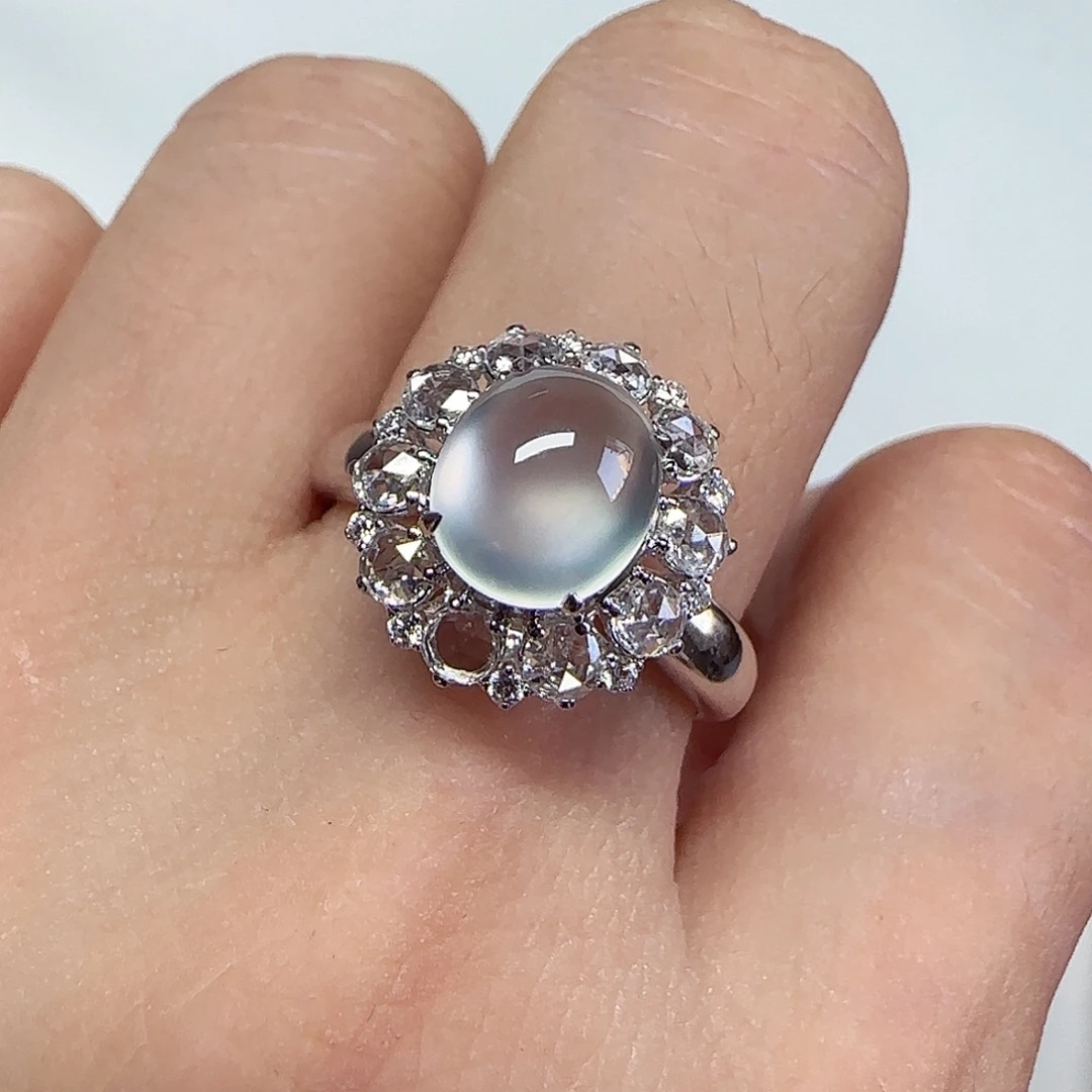 翡翠18K金镶嵌戒指蛋面