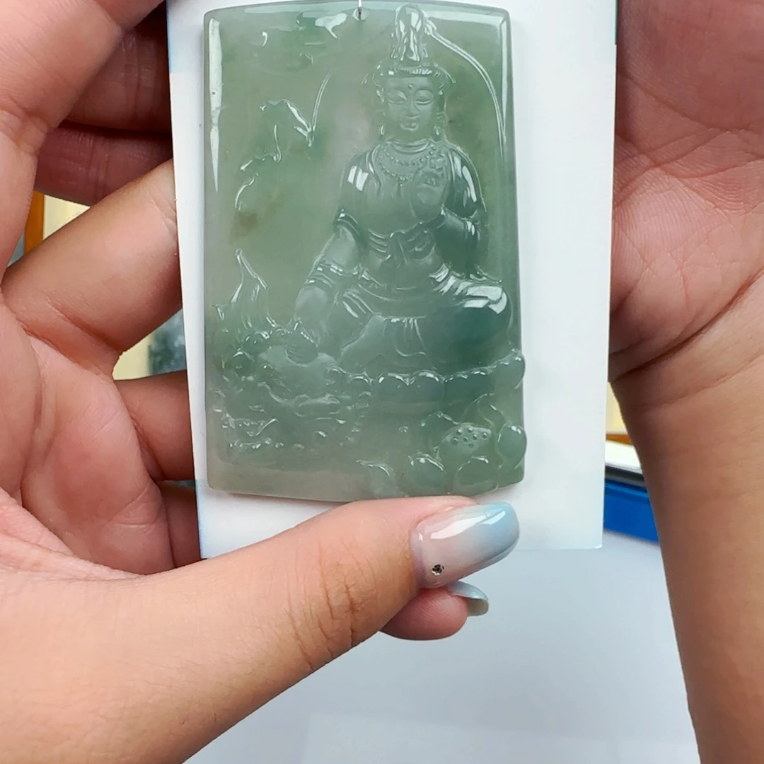 翡翠未镶嵌颈饰文殊